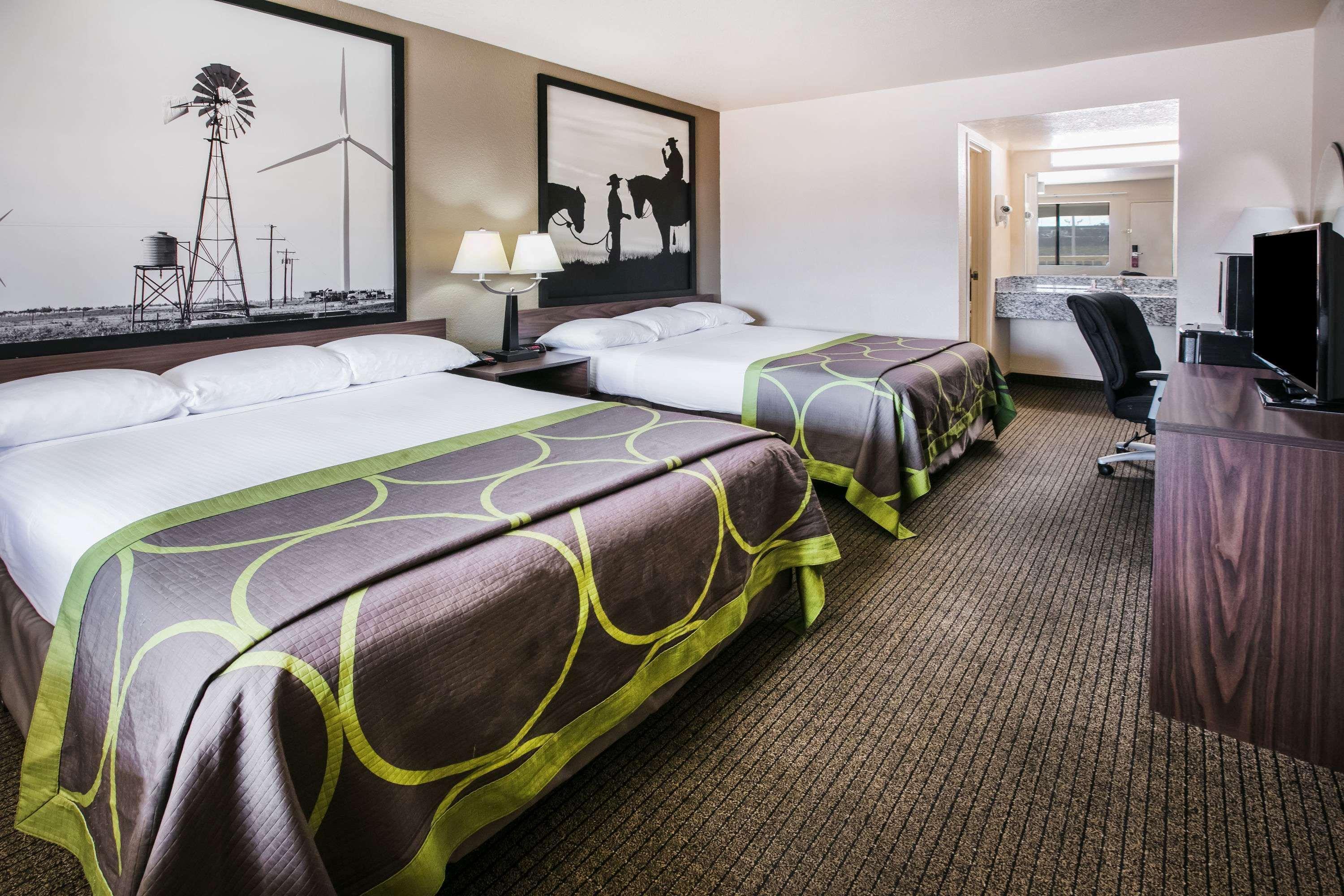 Super 8 By Wyndham Airport Fairgrounds West 2*